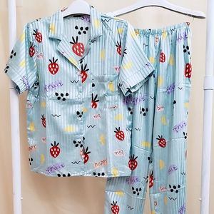 Brand new junior's pajamas set